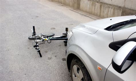 En condición grave ciclista impactado por vehículo en medio de “hit and ...
