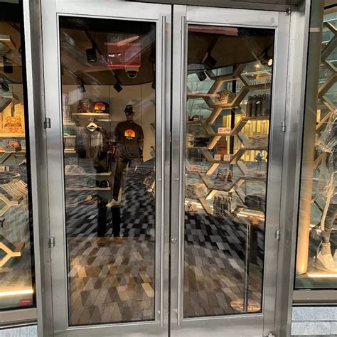 ASSA ABLOY SW200i-IG In Ground Swing Door System | ASSA ABLOY