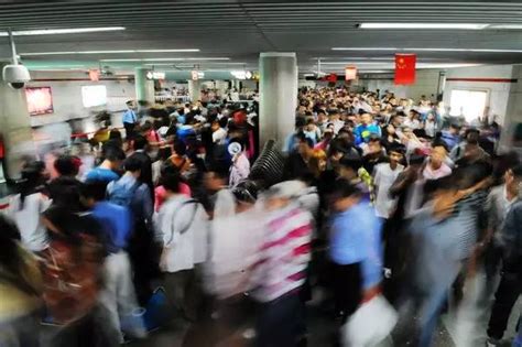 上海地铁高峰期要涨价？！还让不让人好好上班啦！