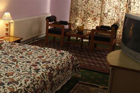 The Khyber Himalayan Resort & Spa - Venue - Tangmarg - Weddingwire.in