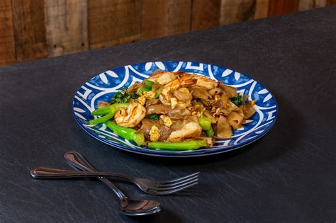 Thai Chili Basil Restaurant at Jerry Fifield blog