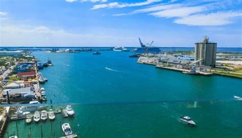 Enjoy A Tour At These Hong Kong Cruises And Have The Best Time Of Your ...