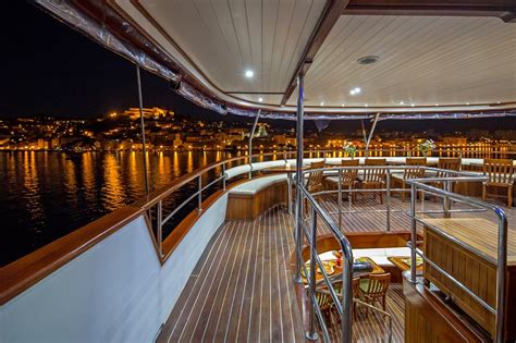 Cesarica - Jedrenjaci charter u Split | CROATIA CHARTER HOLIDAYS