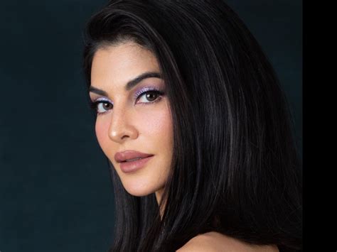 Jacqueline Fernandez ने शेयर की खूबसूरत तस्वीरें, फैन्स कर रहे तारीफ