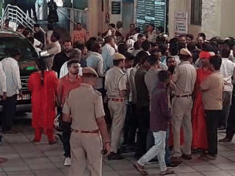 Chaos at Jaipur’s Durlabhji Hospital over dead body Hospital allegedly ...