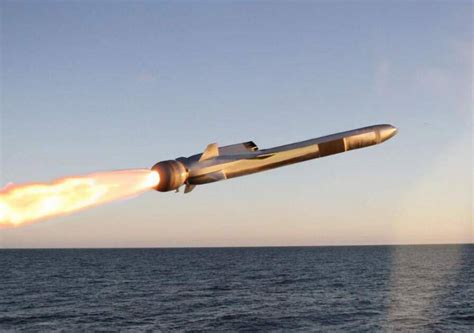 俄研发出三款高超音速导弹，将与核潜艇结合，轻松突破美拦截体系_俄罗斯