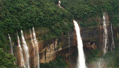 10 Breathtaking Beautiful Waterfalls To Visit in North East India ...