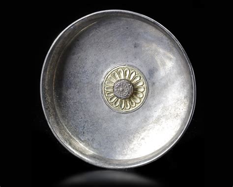 A GILT SILVER PHIALE, CLASSICAL GREEK PERIOD, 4TH CENTURY BC