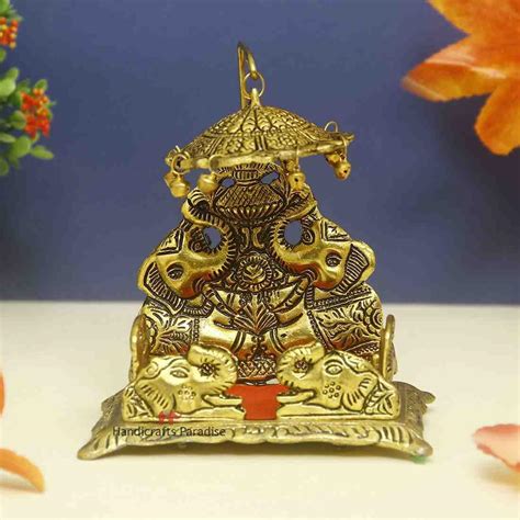 Buy Handicrafts Paradise Metal Big Singhasan with Umbrella (Golden, 5x7 ...