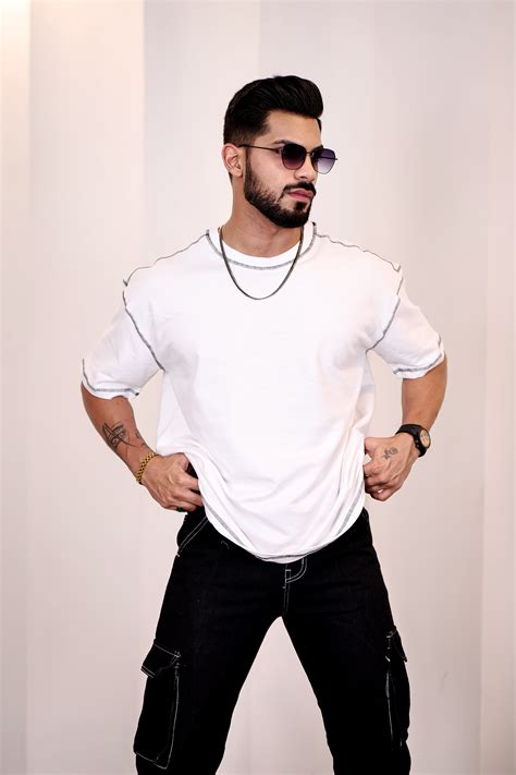 Contrast Stitch White Oversized T-shirt – Eszett