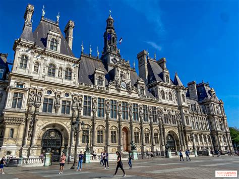 Libertação de Paris: leitura de homenagem no átrio do Hôtel de Ville ...