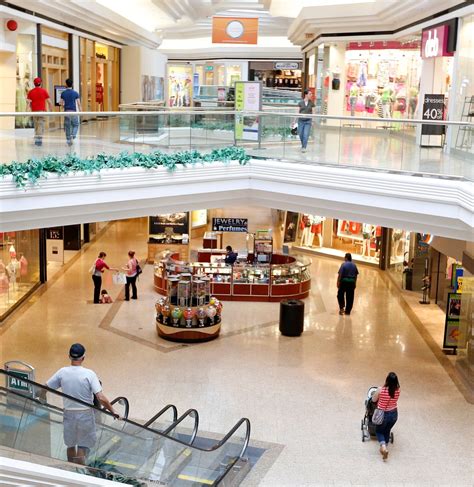 Tuttle mall in pictures. See the shopping center's history