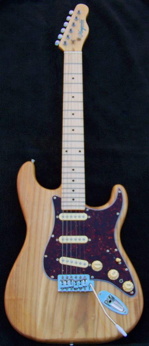 Best Wide Neck Electric Guitars for Short & Fat Fingers - Haywire ...