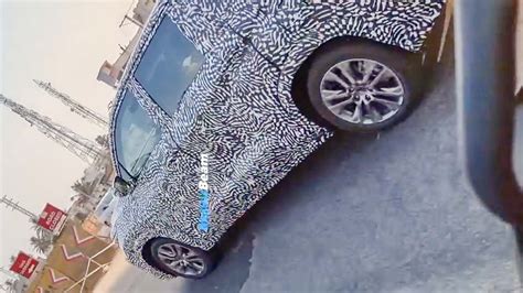 Innova Front View 的图像结果