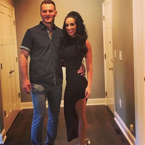 Vẻ đẹp khó cưỡng chốn hậu cung của các võ sĩ MMA