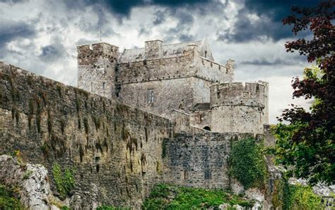 Discover amazing Cahir Castle in County Tipperary | Ireland.com