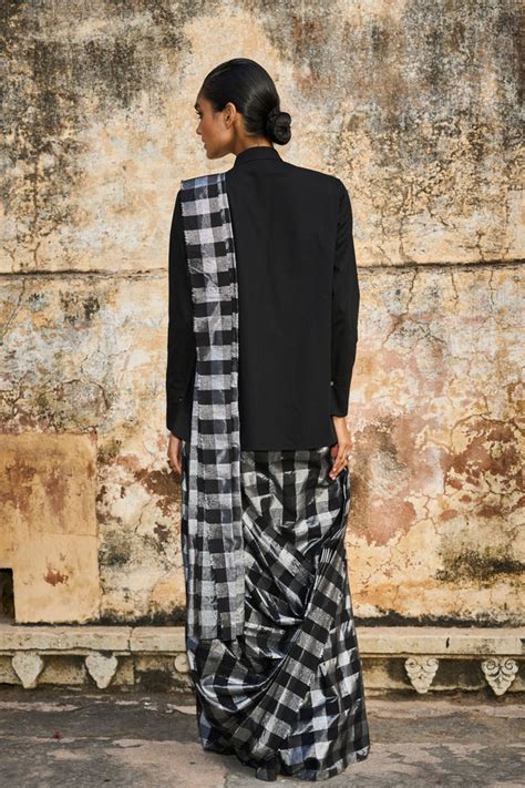 Dash & Dot - Brooch Collar Drape Saree Set - Elahe