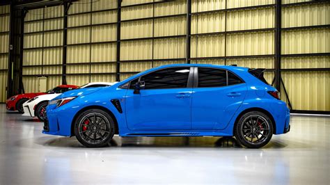Toyota GR Corolla Circuit Edition Blue Flame 2024 ใหม่ เตรียมขายในสหรัฐฯ เพียง 1,600 คัน - รถ ...