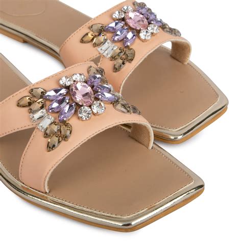 Crystal Caves – Bombay Brown India