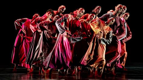 Alvin Ailey American Dance Theater Dancers Return to Chicago Stage ...