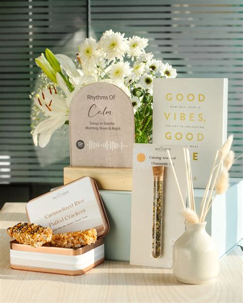 Shop for thoughtful personalized and customized gif | The Knot Company