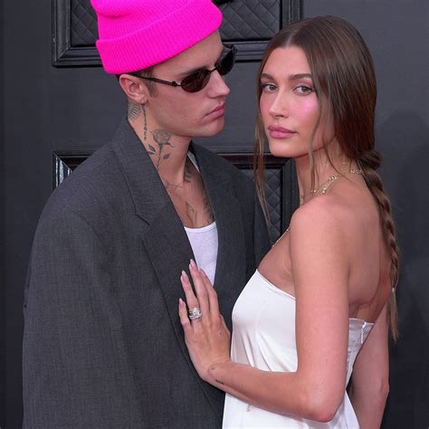 Hailey Bieber’s 'Wifey' necklace is a special gift from Justin | Vogue ...