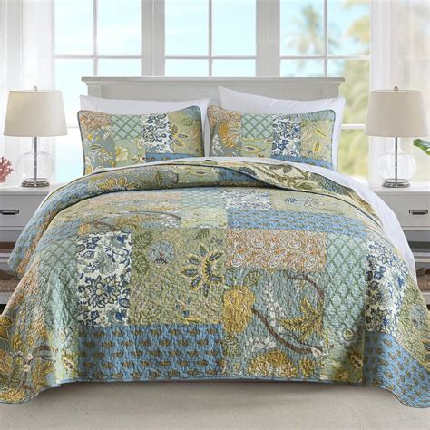 Amazon.com: NEWLAKE Bedspread Quilt Set, Reversible Cotton Patchwork ...