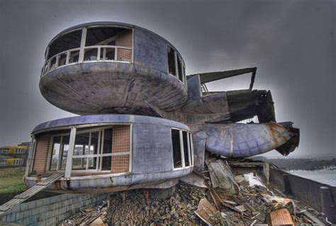 Taiwan’s deserted "UFO houses" - The Observers - France 24
