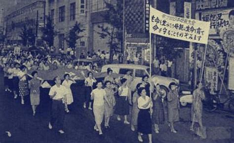 日本反战团体在东京繁华街区示威“迎接拜登”：反对“四边机制”！
