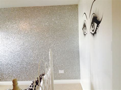 Silver glitter wall. I would love this in my bedroom!!! Glitter ...