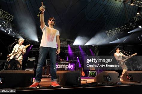 Example Singer 的图像结果