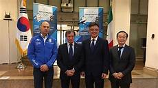 consolato corea sci roda e il console coreano chang al circolo consolato corea sci roda e il console coreano chang al circolo
