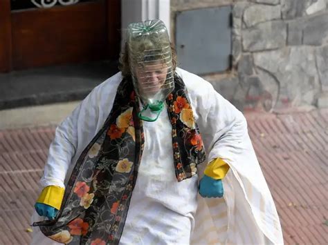 Plastic bottle mask - The unusual masks people are using to beat COVID ...