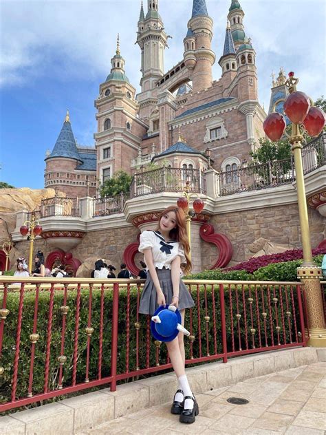 Shanghai Disneyland Photography - Klook India