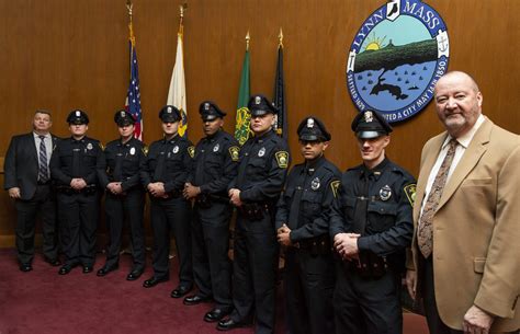Lynn Police swear in new officers - Itemlive