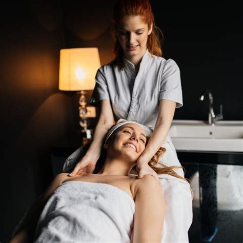 4 Benefits of Becoming a Massage Therapist - Integrated Massage Therapy ...