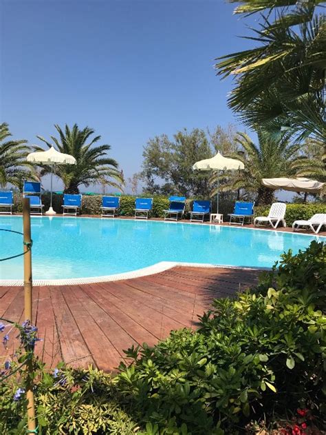 HOTEL AMBASCIATORI (Pineto, Abruzzo) - Hotel Reviews & Photos - Tripadvisor