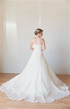 Renting Wedding Gown by Buying Vs Renting Your Wedding Dress Inspired By This Renting Wedding Gown