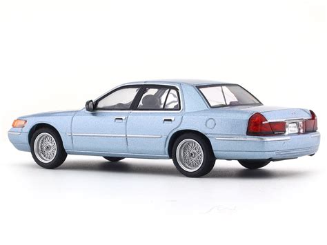 2000 Ford Grand Marquis 1:43 Diecast scale model car collectible ...