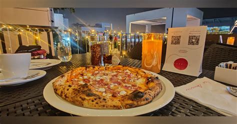 You Absolutely Cannot Resist The Pizzas At This Place! | LBB