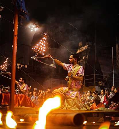 Ganga Aarti - Varanasi | ganga aarti | varanasi ganga aarti time ...
