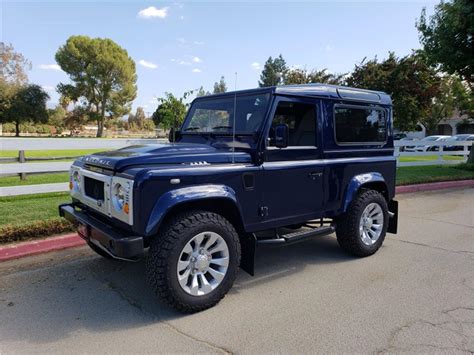 1990 Land Rover Defender for sale in Los Angeles, CA / classiccarsbay.com