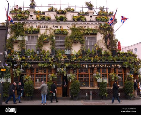The churchill arms hi-res stock photography and images - Alamy