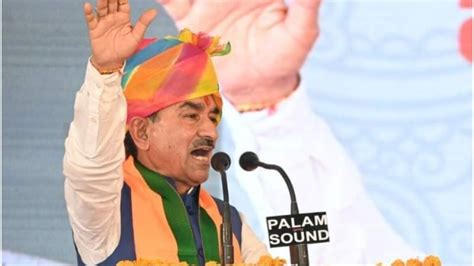 Rajasthan Politics: 'जिसको बड़ा नेता बनना है वह पैर दबाएगी', राजस्थान ...