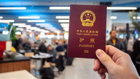 中国护照首次自助通关 应先到人工通道激活