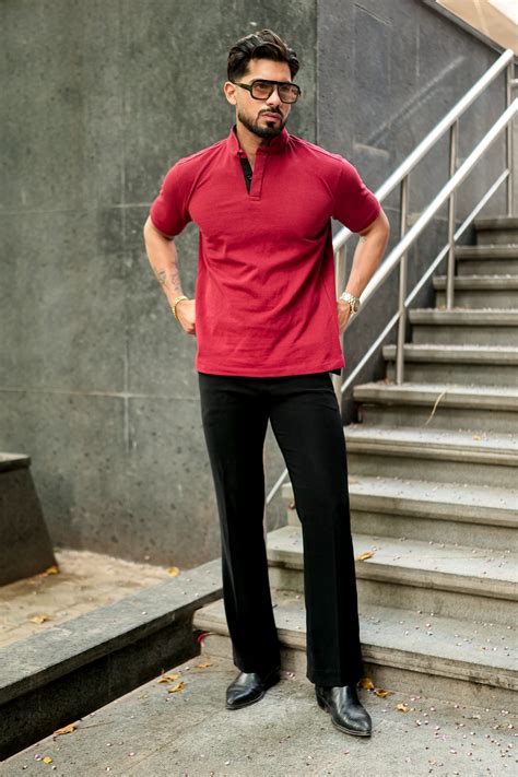 Maroon Mandarin Collar Tinted Fabric Henley T-Shirt – Gritstones