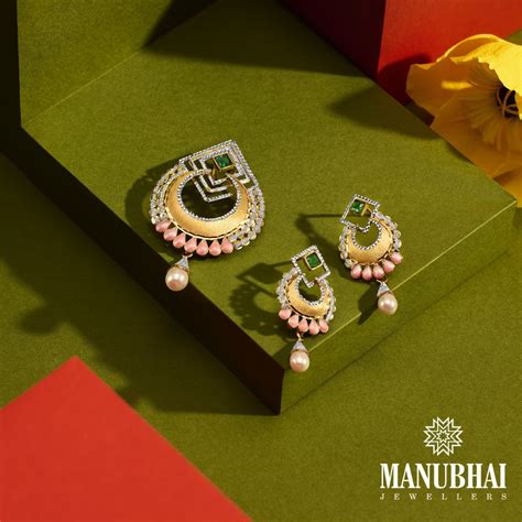 Buy Gold Pendant Set with Earrings Online India | Latest Gold Pendant ...