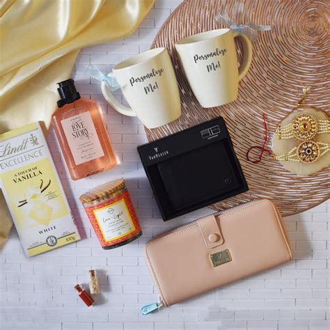 Perfect Rakhi Gift Hamper For Bhaiya Bhabhi – Gifts By Rashi