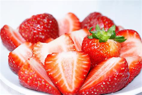 草莓是哪个季节 草莓是什么季节的 - 汽车时代网