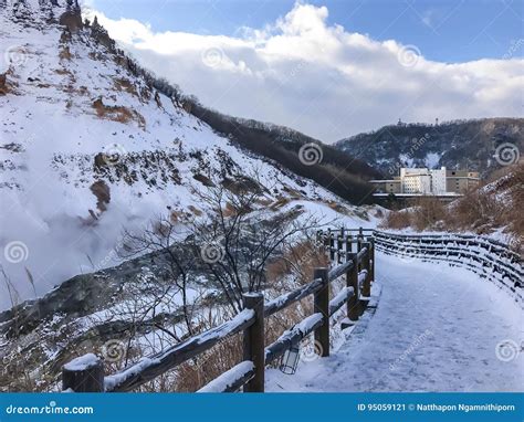 Jigokudani, Conocido En Inglés Como Valle Del Infierno Es La Fuente De ...